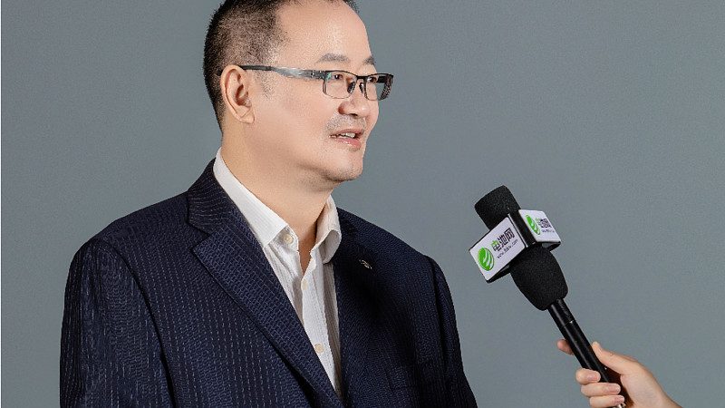 停车场充电桩建设：定制厂家如何满足新能源需求**